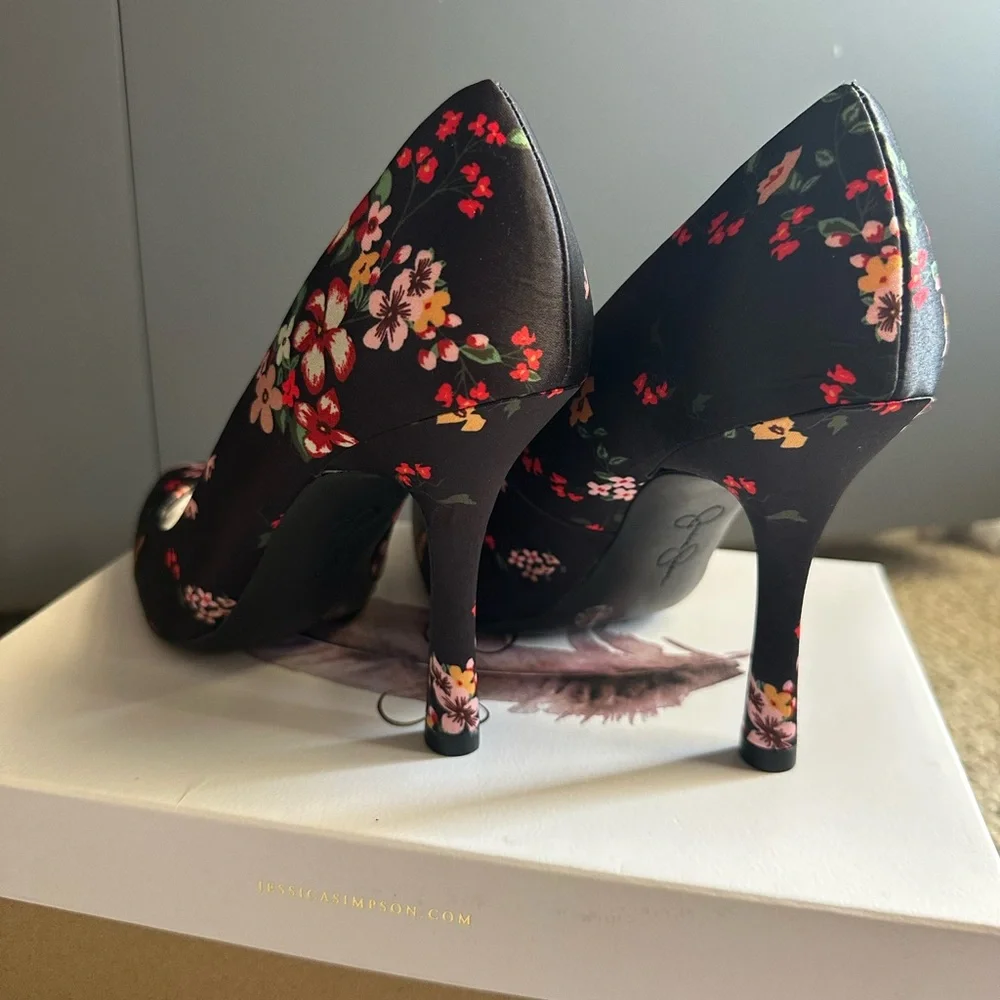 Jessica Simpson Heather floral heels - Picture 5 of 5